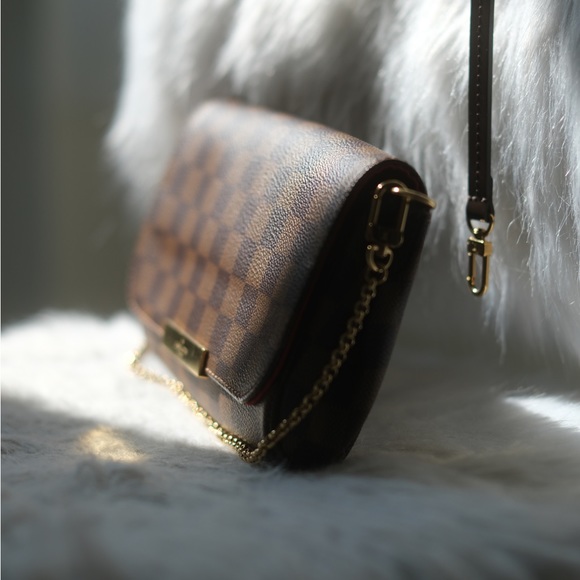 Louis Vuitton Crossbody Bag - Picture 8 of 8